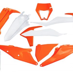 UFO KOMPLET PLASTIKÓW (FULL KIT) Z OSŁONAMI TELESKOPÓW (AMORTYZATORÓW) KTM EXC 125 '20-'21, EXC 250 / 300 TPI '20-'23, EXC-F 250 / 350 / 450 / 500 '20-'23 Z OSŁONĄ LAMPY KOLOR OEM '23 (BIAŁY/POMARAŃCZOWY)