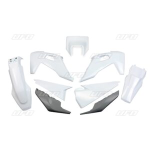 UFO KOMPLET PLASTIKÓW HUSQVARNA TE 150 / 250 / 300 '20-'23, FE 250 / 350 / 450 / 501 '20-'23 Z OSŁONĄ LAMPY KOLOR OEM (BIAŁY/GRAFITOWY) (HU623E999)