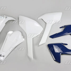 UFO KOMPLET PLASTIKÓW HUSQVARNA TE/TX 125/250/300 '17-19, FE 250/350/450/501 '17-19 KOLOR OEM (BIAŁY, OSŁONY CHŁODNIC NIEBIESKIE) (HU618E999)