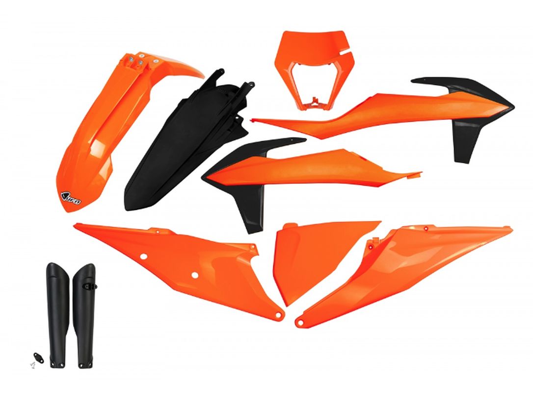 UFO KOMPLET PLASTIKÓW (FULL KIT) Z OSŁONAMI TELESKOPÓW (AMORTYZATORÓW) KTM EXC 125 '20-'21, EXC 250 / 300 TPI '20-'23, EXC-F 250 / 350 / 450 / 500 '20-'23 KOLOR OEM POMARAŃCZOWY CZARNY