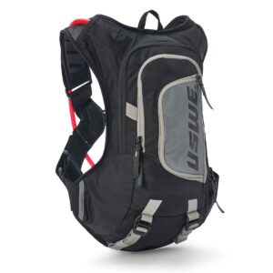 USWE CAMEL BAG MOTO HYDRO 8 CARBON BLACK KOLOR CZARNY MOTO/ROWER POJEMNOŚĆ 3L PŁYN (8L PLECAK+3L PŁYN) - ZASTĘPUJE USWE2083401