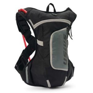 USWE CAMEL BAG ROWEROWY I MOTO MODEL RAW 4 DIRT KOLOR SZARY/CZARNY MOTO/ROWER POJEMNOŚC 3L PŁYN (4 L PLECAK + 3L PŁYN) ZASTĄPIONY 5204090001